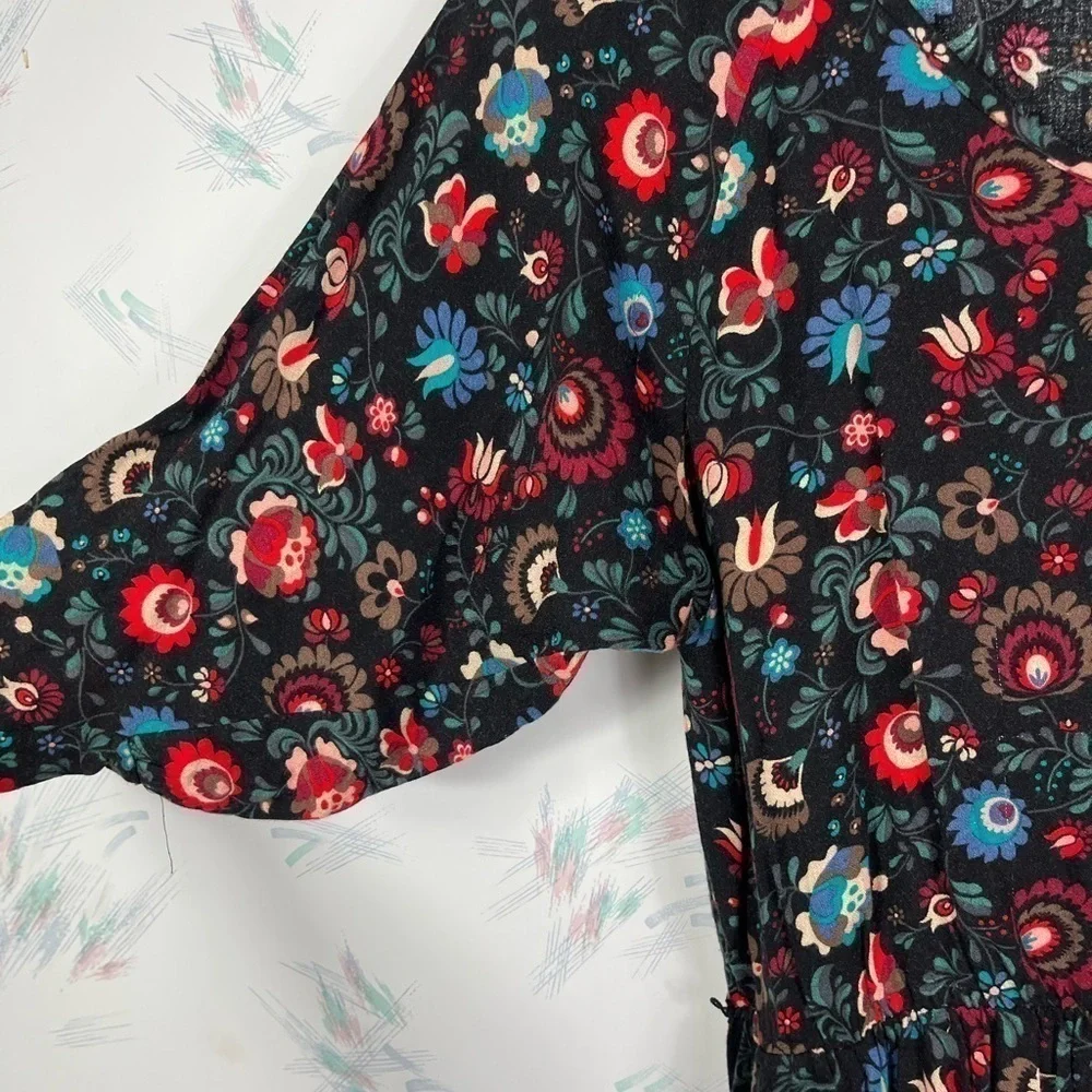 FOREVER 21 Contemporary Black Floral Print Mini Dress